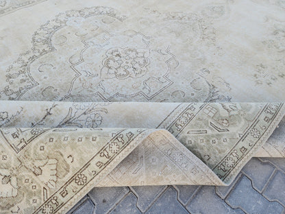 9x12 Vintage Area Rug: Hand-Knotted Wool, Gray & Ivory