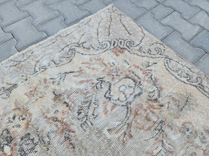 Vintage Oushak Rug 5x9: Handmade Wool, Bohemian Style