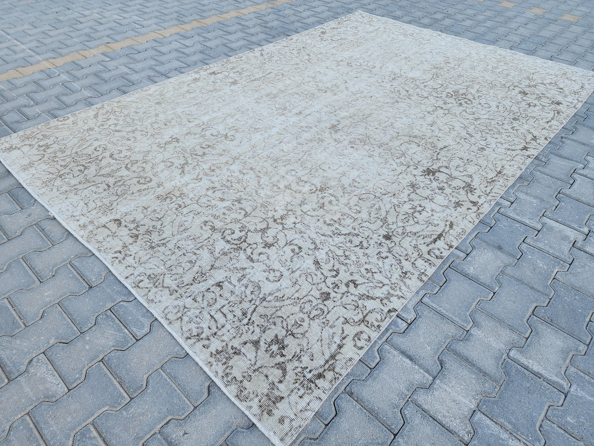 6x9 Vintage Oushak Rug: Hand-Knotted Neutral Bohemian Rug