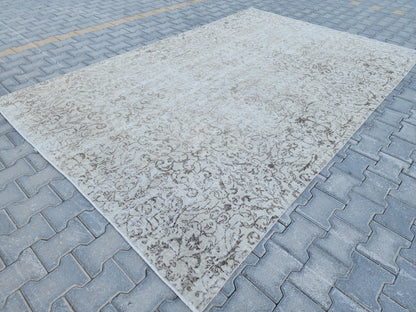 6x9 Vintage Oushak Rug: Hand-Knotted Neutral Bohemian Rug