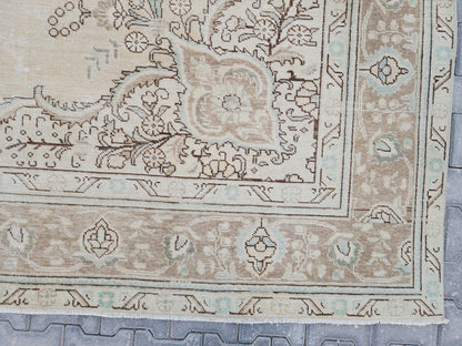 Large Vintage Turkish Rug 9x12: Handwoven Wool Beige Cream