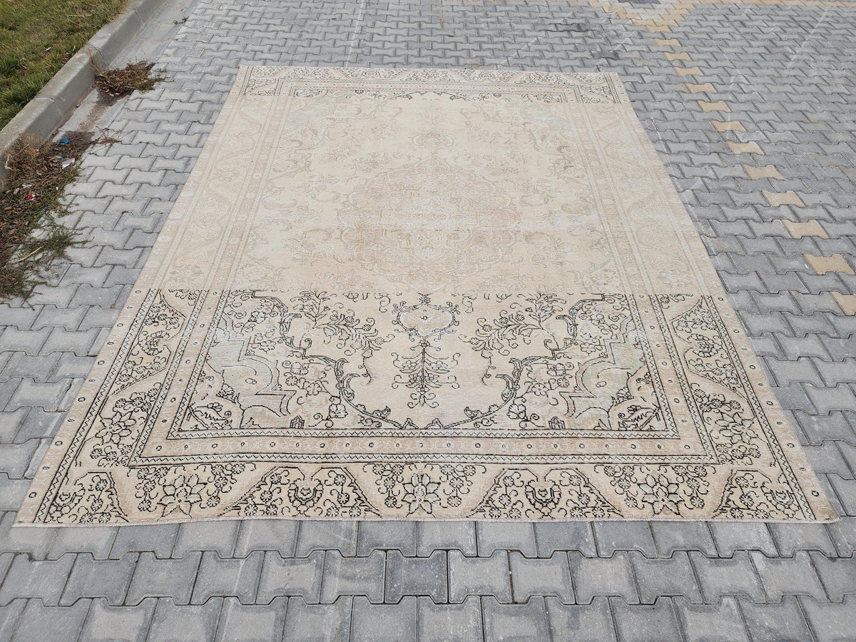 9×12  Vintage Wool Rug : Rustic Abraj  Hand-Woven, Neutral and Beige