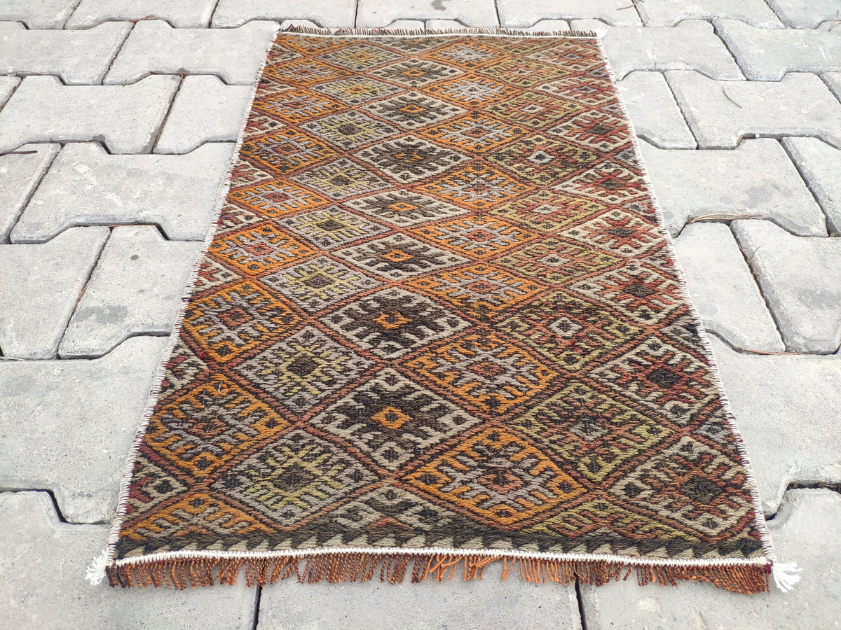 Handmade Small Kilim Rug: Authentic Loom Rug (1.41x2.30 ft)