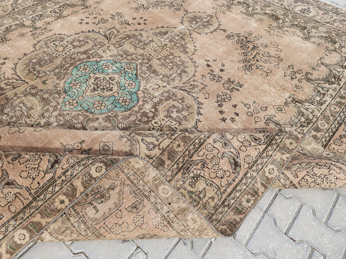 Persian Oriental Rug 9×12, Vintage Hand-Knotted Wool, Neutral Beige Carpet