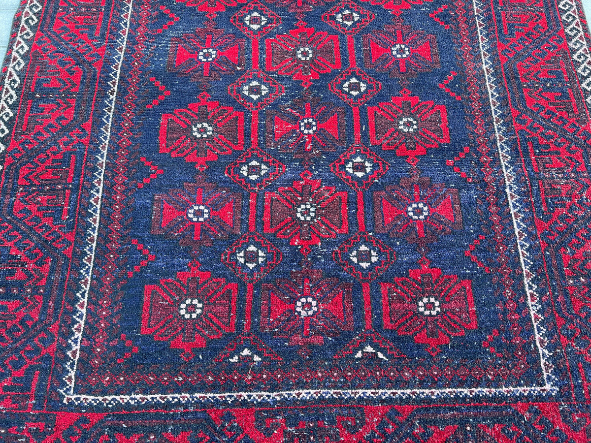 4x7 Vintage Turkmen Rug: Hand-Knotted Wool Turkish Rug