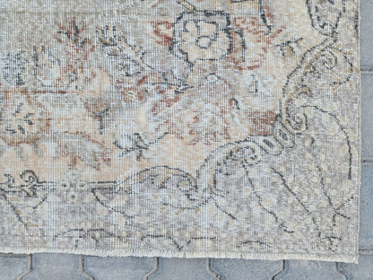 Vintage Oushak Rug 5x9: Handmade Wool, Bohemian Style