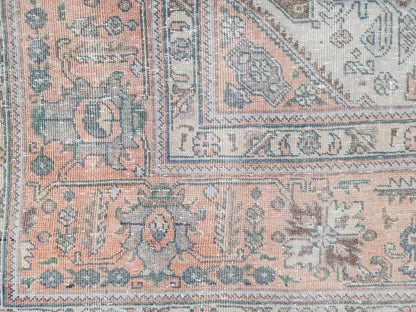 Vintage Neutral Rug: Hand Knotted, Natural Persian Design 8x11