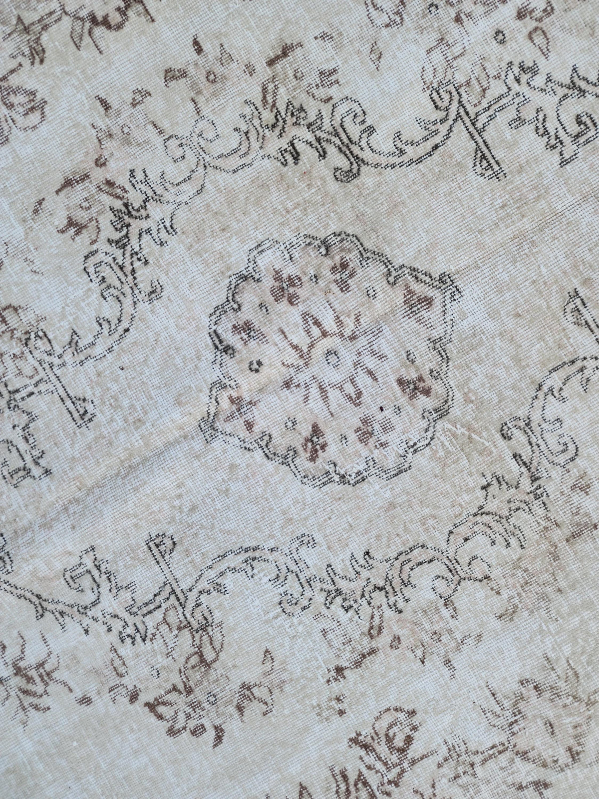 7x10 White Oushak Rug Hand‑Knotted Wool Area Rug Neutral Decor: Medallion Turkish Design