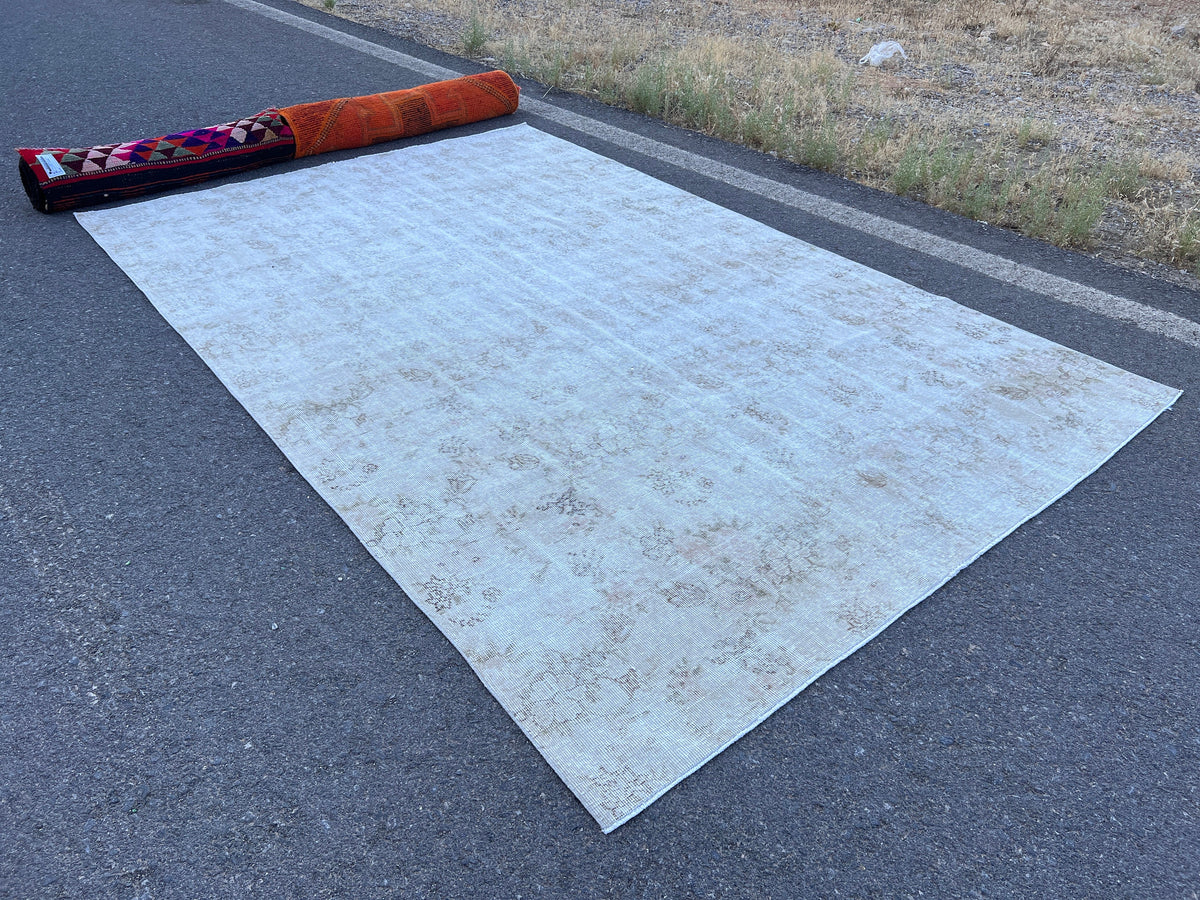 Vintage Oriental Rug 6x10: Neutral Beige Abstract Area Rug