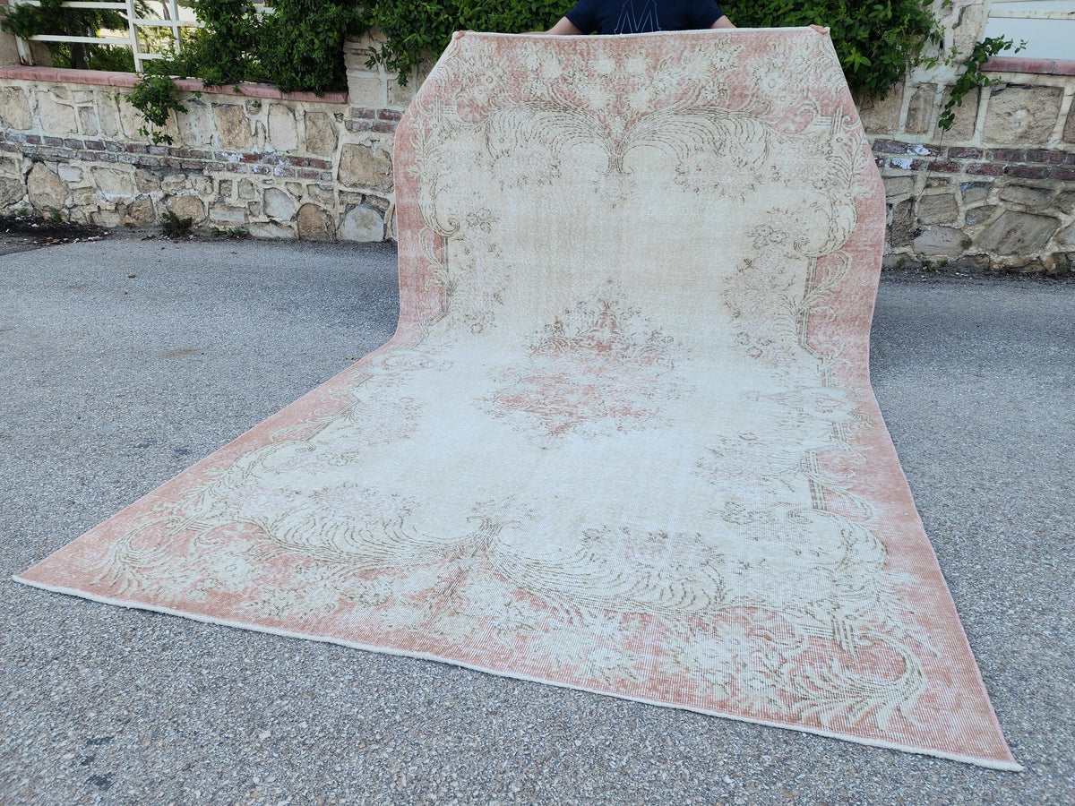 Vintage Turkish Oushak Rug 7x10: Hand-Knotted Wool, Distressed Beige