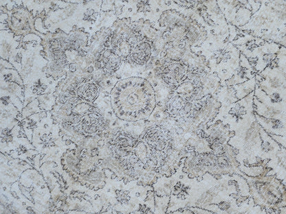 Hand-Knotted Wool Oushak Rug 6x10: Neutral Turkish Vintage Rug