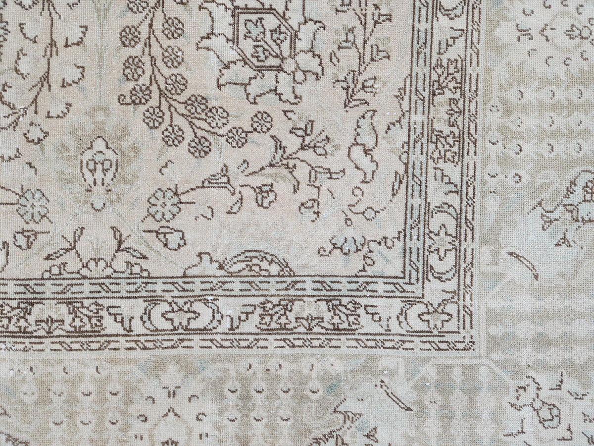 9x12 Neutral Wool Vintage Rug, Hand Knotted, Floral Persian Design