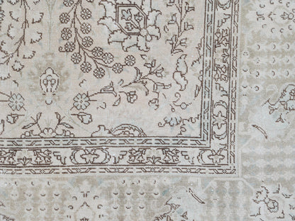 9x12 Neutral Wool Vintage Rug, Hand Knotted, Floral Persian Design