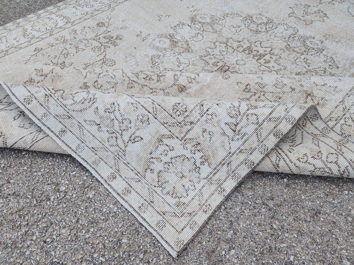 6x9 Vintage Oushak Rug: Handknotted Wool Isparta Carpet