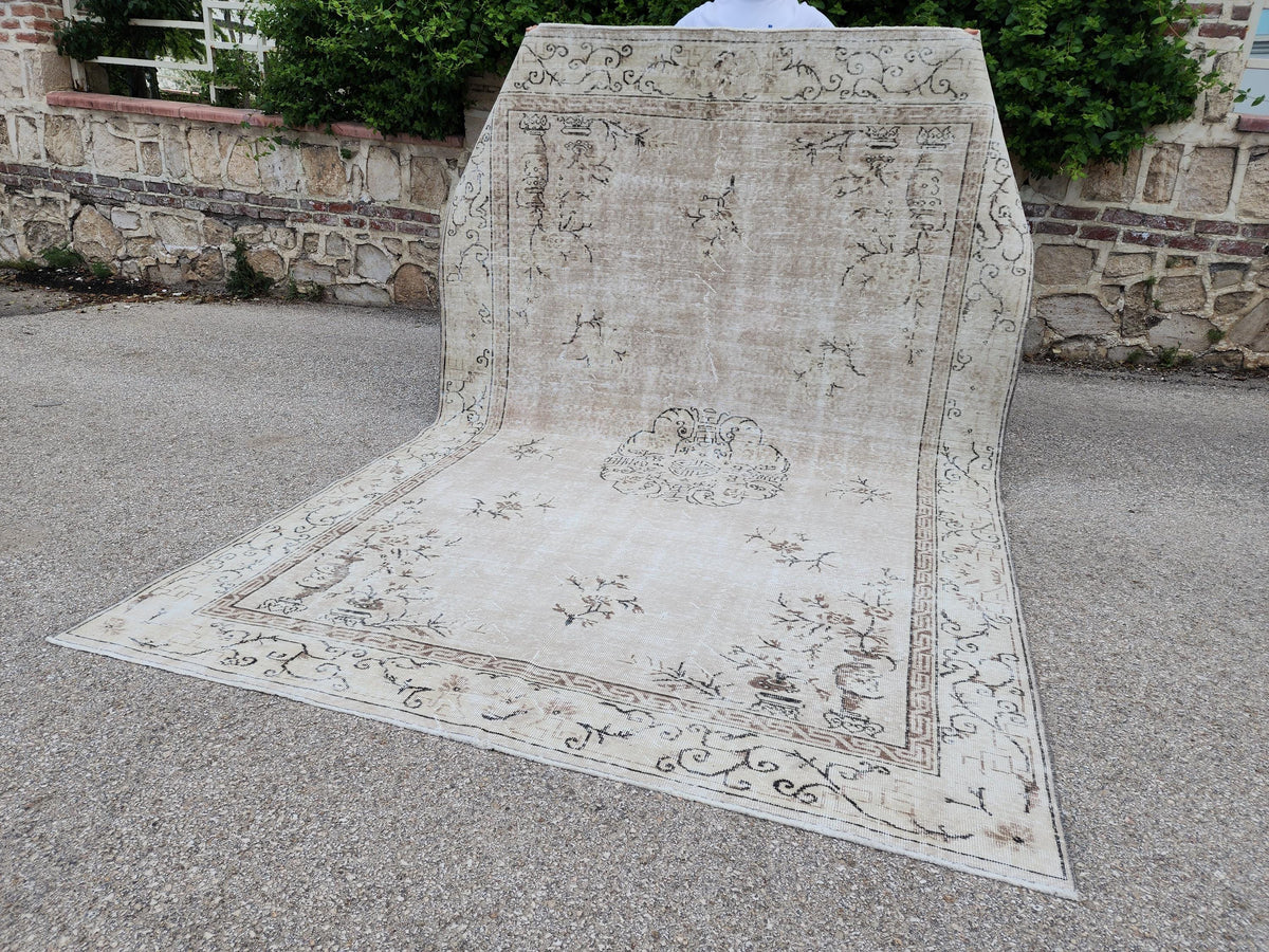 Vintage Oushak Wool Rug 7x10: Muted Medallion Turkish Design