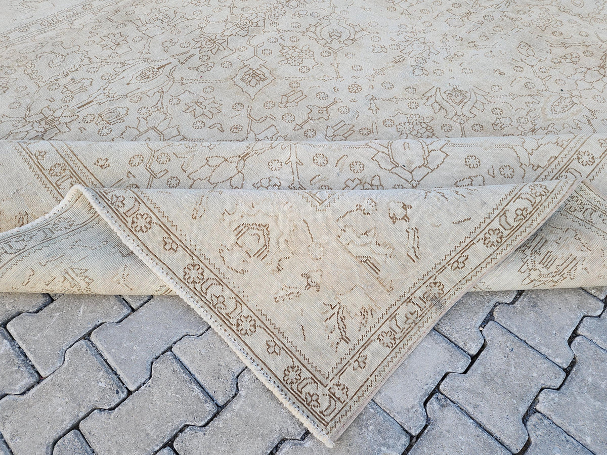Vintage Turkish Area Rug 10x12: Handcrafted Wool Beige Rug