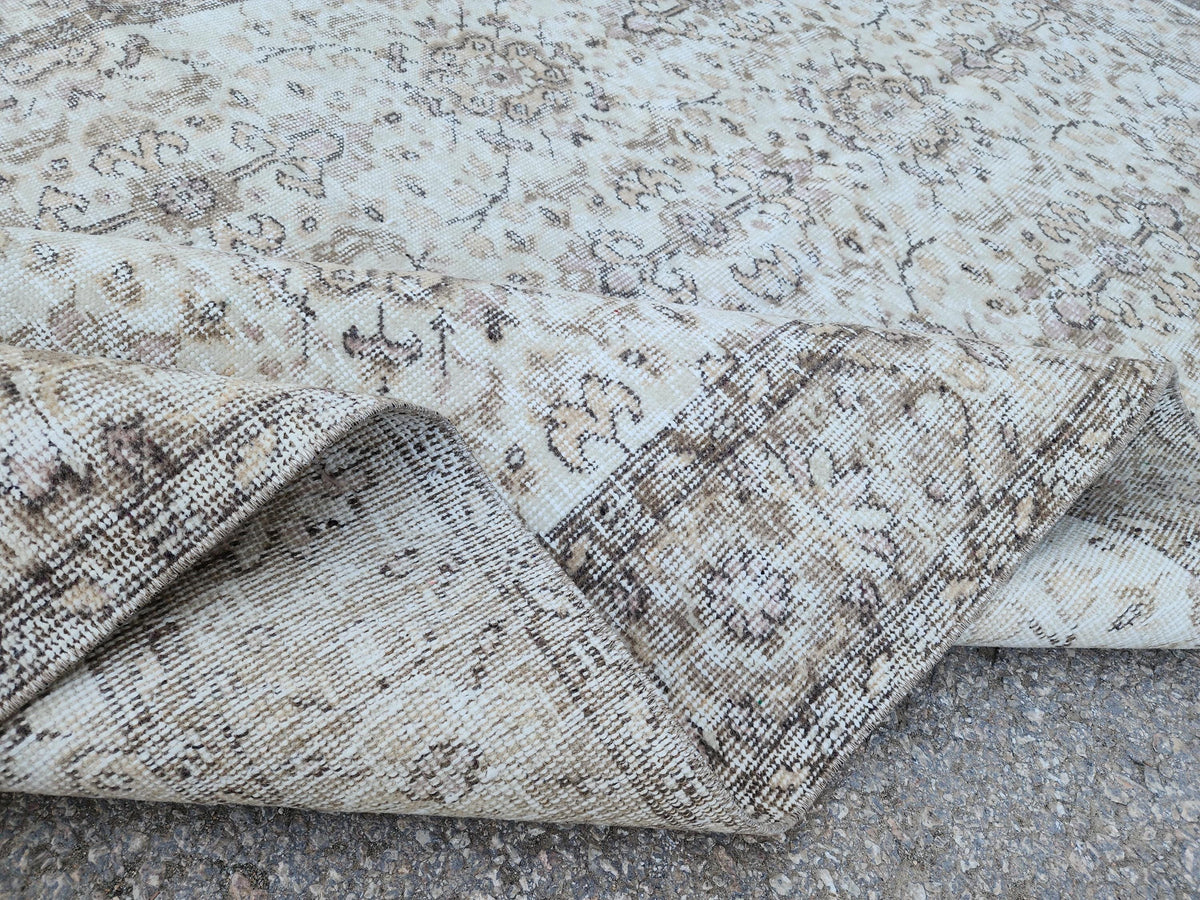 Hand‑woven Turkish Oushak Wool Rug Neutral 5×8 Area Rug: Home Decor