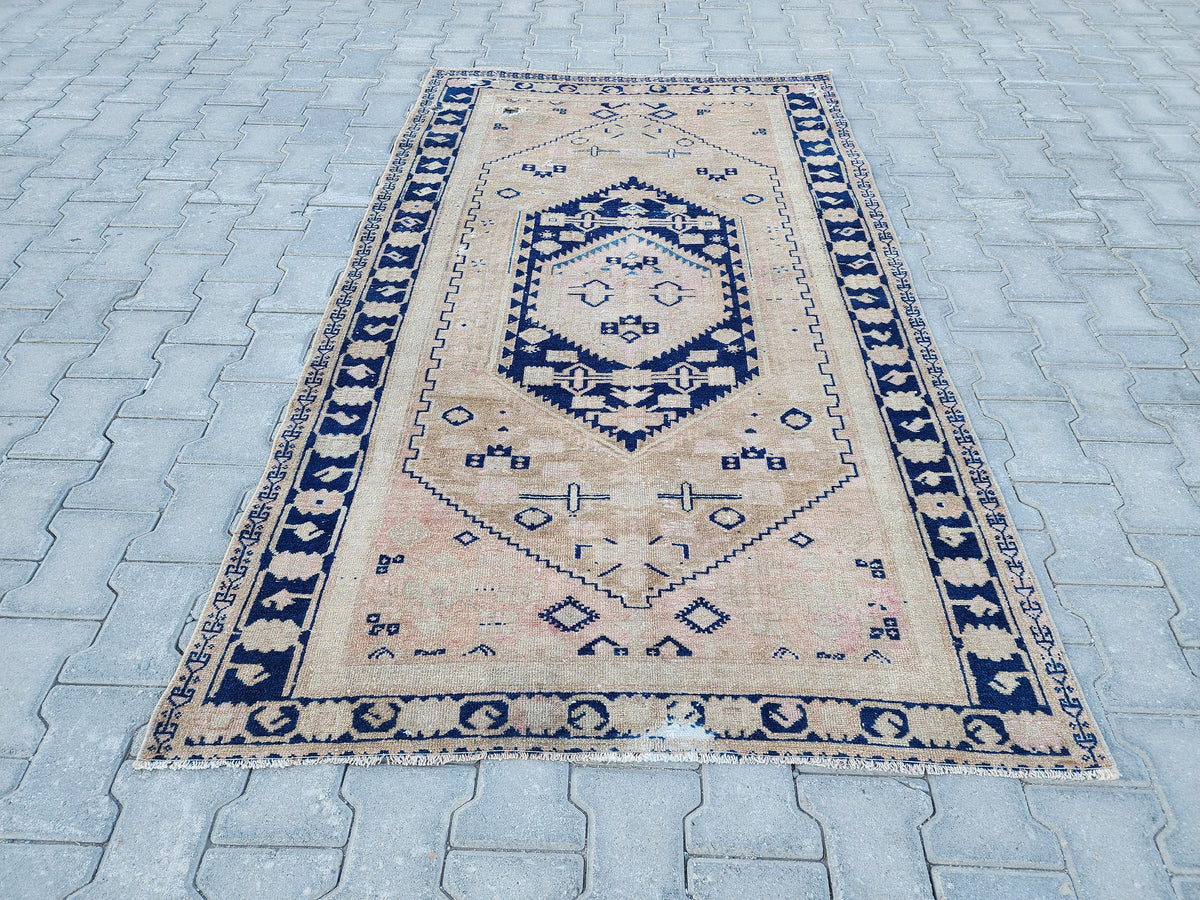 Vintage Oushak Rug 4x6: Neutral Turkish Handmade Area Rug
