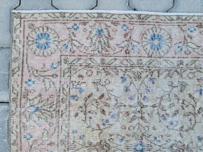 Vintage Oushak Rug 5x8: Hand-Knotted Beige Oriental Rug