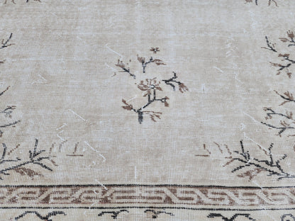 Vintage Oushak Wool Rug 7x10: Muted Medallion Turkish Design