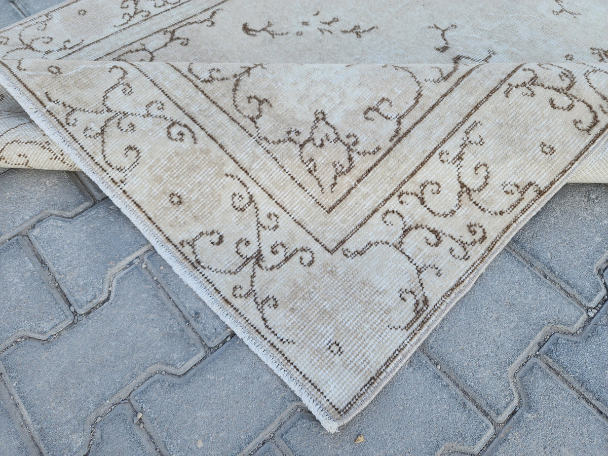 Handwoven Turkish Oushak Rug 4x7: Beige Wool, Bohemian Style