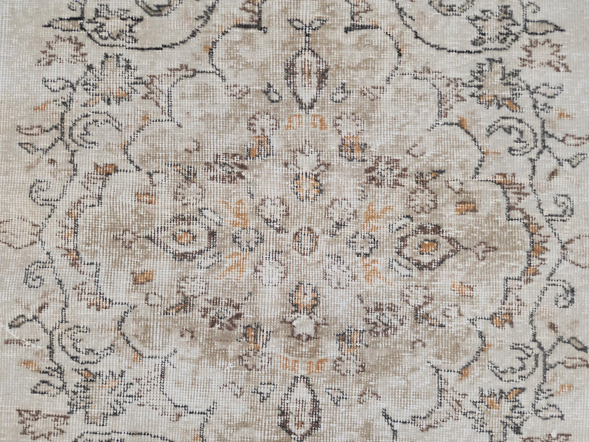 6x9 Vintage Oushak Rug: Handwoven Turkish Wool Medallion Rug