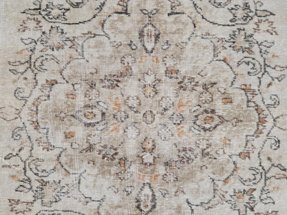 6x9 Vintage Oushak Rug: Handwoven Turkish Wool Medallion Rug
