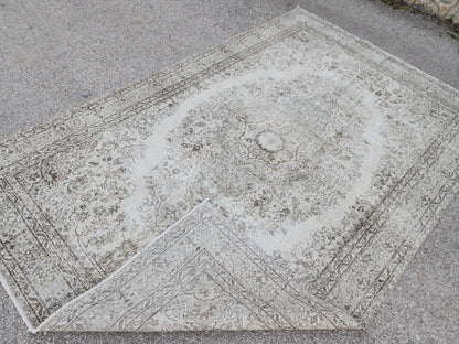 6x10 Vintage Oushak Rug: Hand-Knotted Turkish Wool Medallion Rug