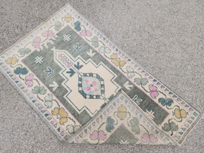 3x5 Oushak Rug: Handwoven Up Cycled Wool, Green Beige Medallion