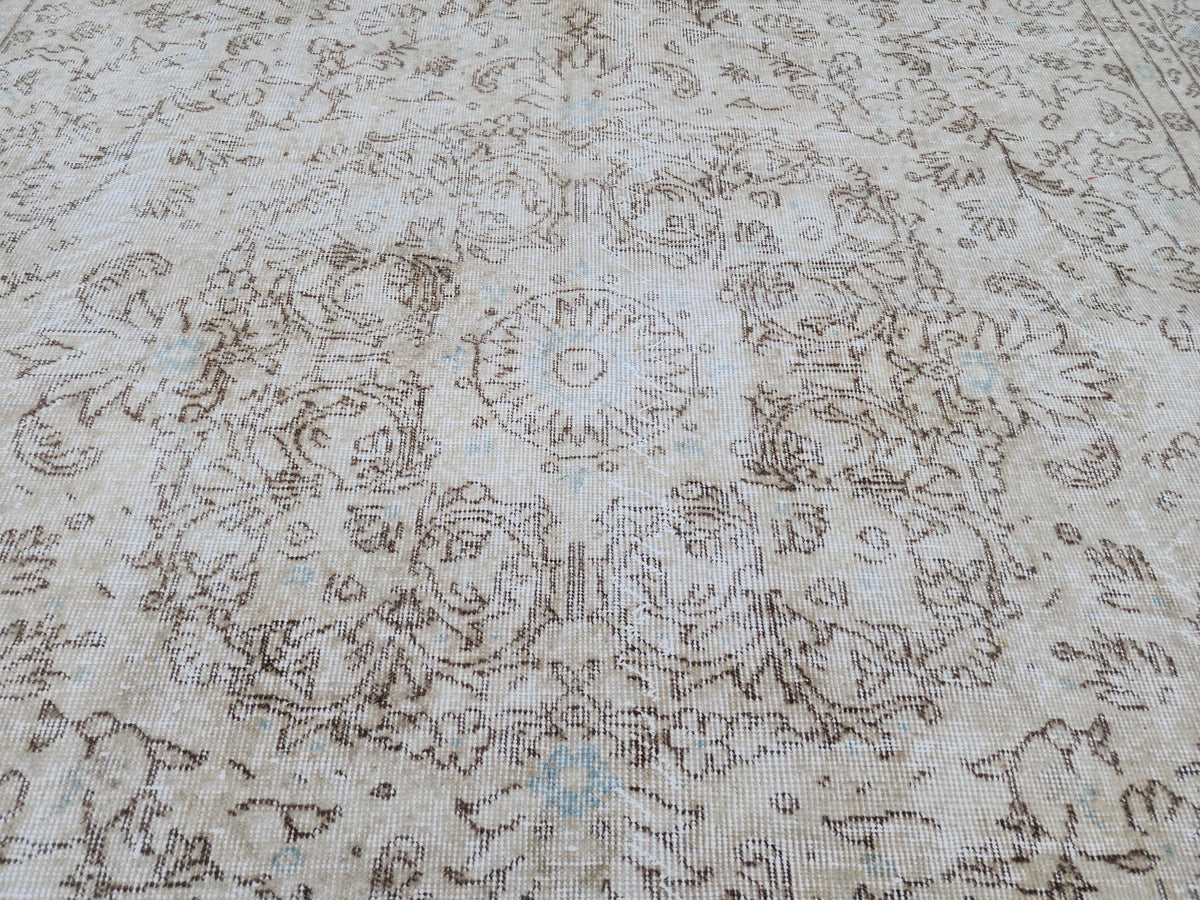 Handwoven Turkish Oushak Rug 7x10: Beige Wool, Rustic Decor