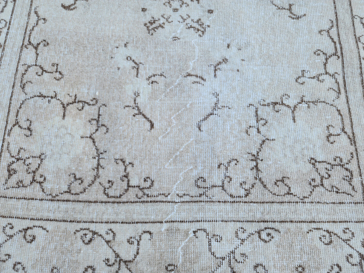 Handwoven Turkish Oushak Rug 4x7: Beige Wool, Bohemian Style
