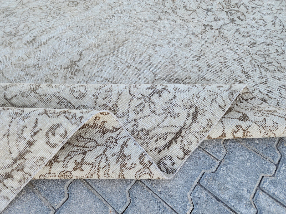 6x9 Vintage Oushak Rug: Hand-Knotted Neutral Bohemian Rug