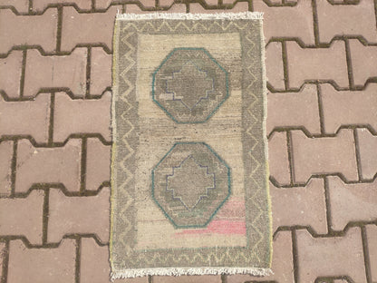 Oushak Boho Rug: Small Vintage Doormat (1.64x2.89 ft)