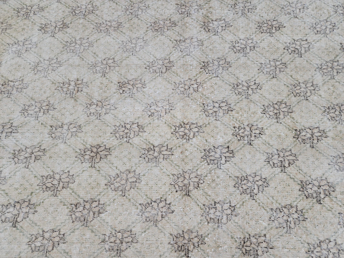 Neutral Oushak Rug 7x10: Hand-Knotted Turkish Wool Area Rug