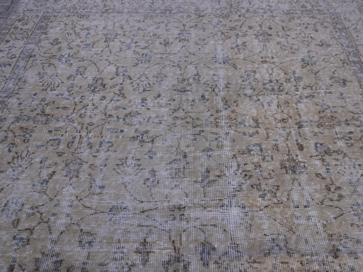 Handwoven Beige Oushak Wool Rug: 5x8 Turkish Boho Area Rug