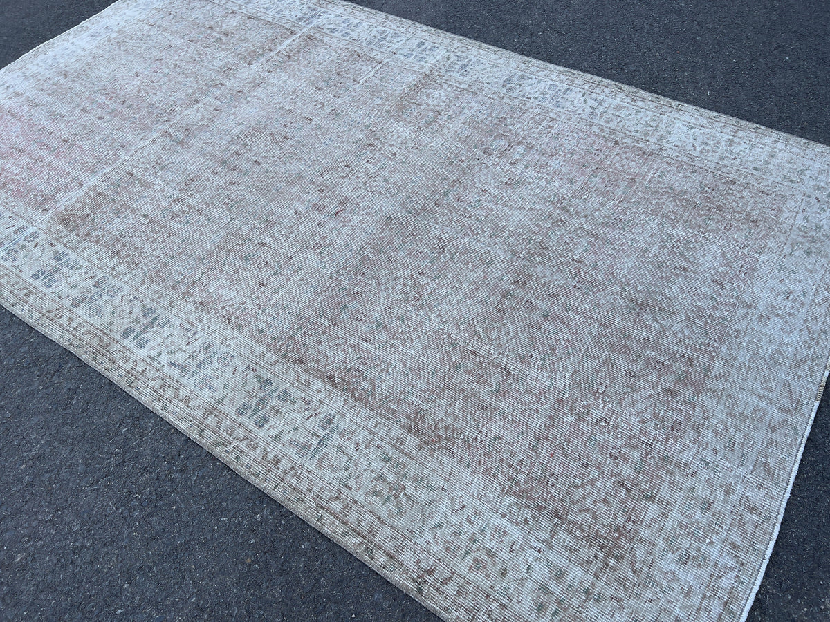 Handmade Wool Oushak Rug 5x9: Muted Red, Century Modern