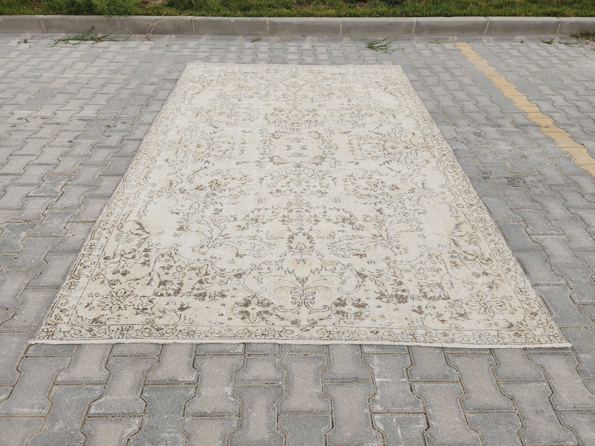 6x9 White Oushak Wool Rug: Turkish Vintage Area Rug