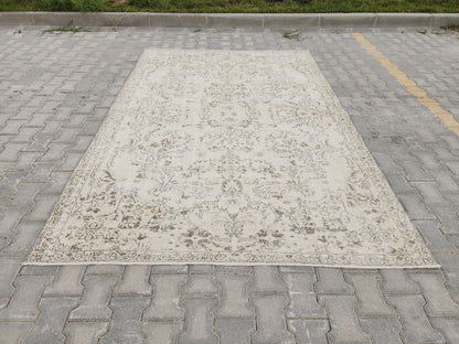 6x9 White Oushak Wool Rug: Turkish Vintage Area Rug