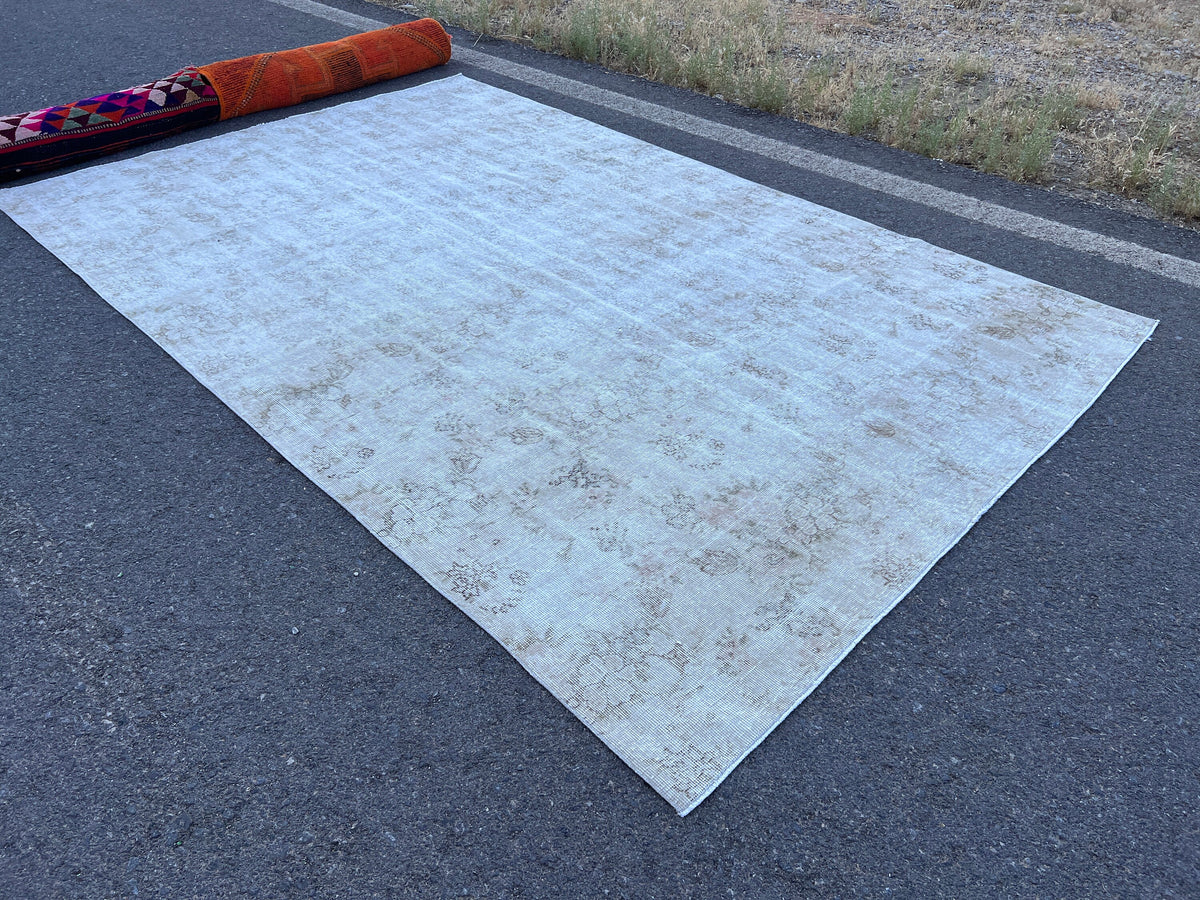 Vintage Oriental Rug 6x10: Neutral Beige Abstract Area Rug