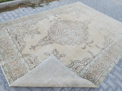 Large Vintage Turkish Rug 9x12: Handwoven Wool Beige Cream