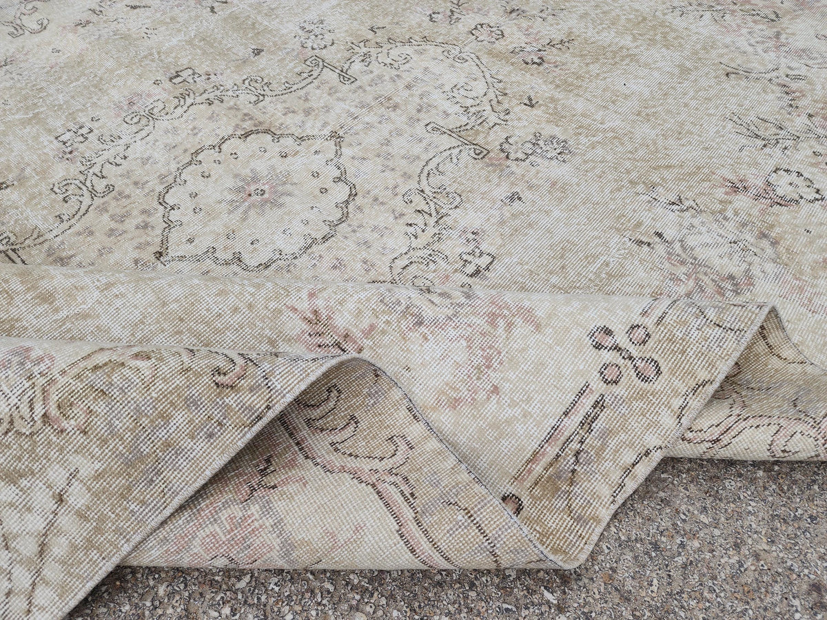 Hand Knotted Wool Oushak Rug 7x10: Beige Rustic Farmhouse Style