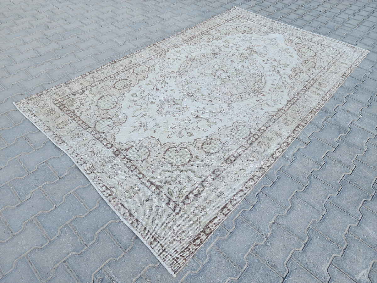 5x8 Vintage Turkish Oushak Rug: Handwoven Wool & Cotton