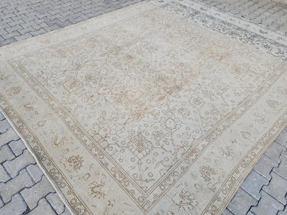 Vintage Turkish Area Rug 10x12: Handcrafted Wool Beige Rug