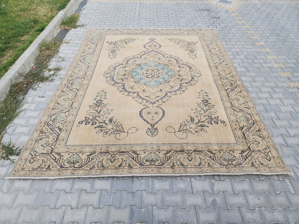 Vintage Oushak Rug 9x12: Hand-Knotted Turkish Wool Area Rug
