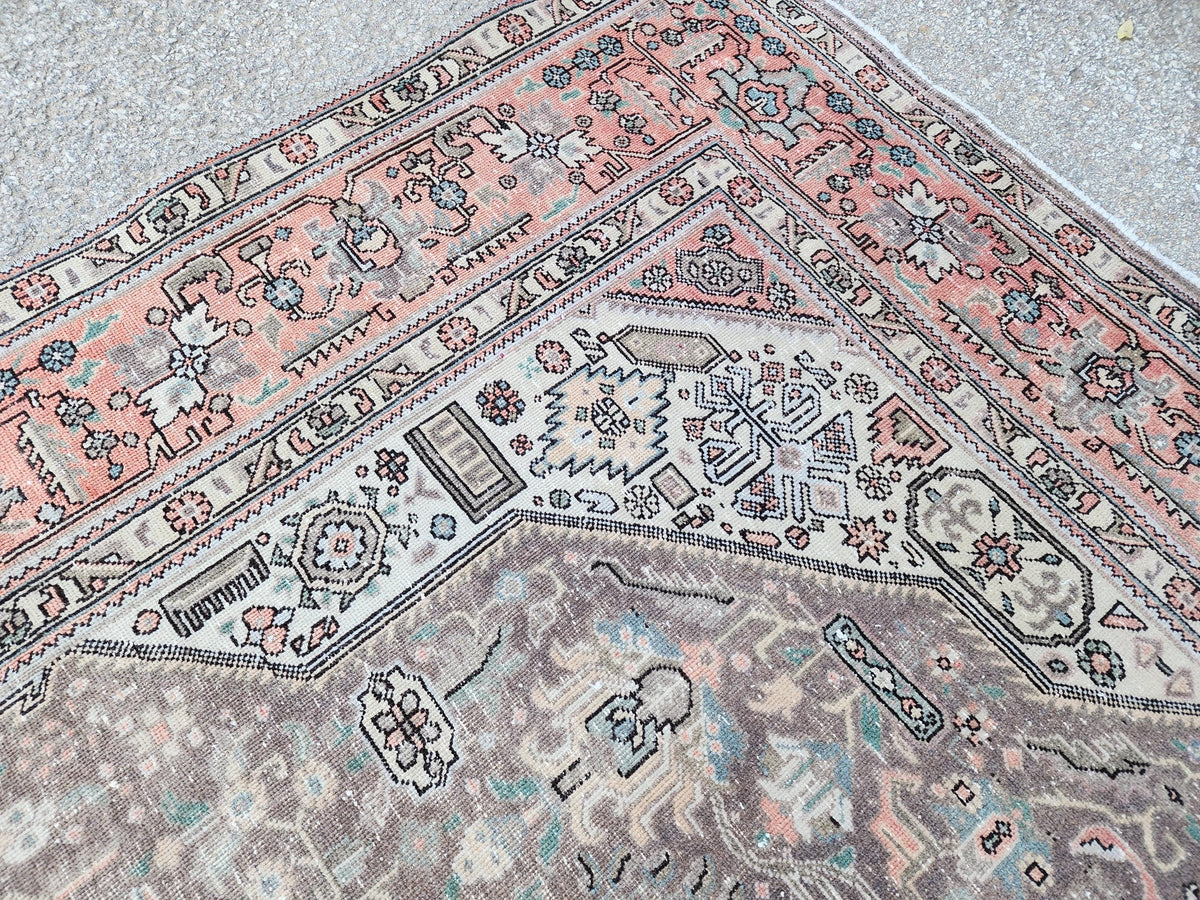 Vintage Neutral Rug: Hand Knotted, Natural Persian Design 8x11