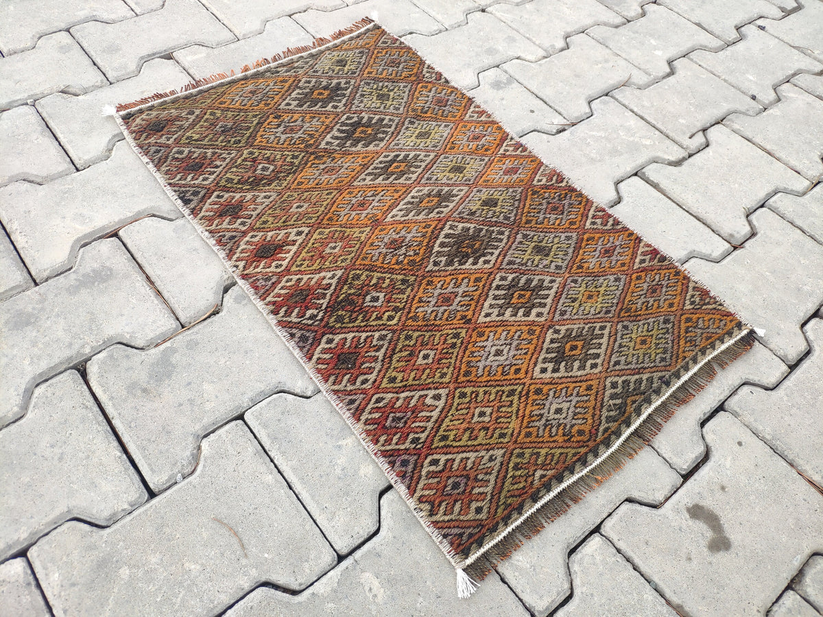 Handmade Small Kilim Rug: Authentic Loom Rug (1.41x2.30 ft)