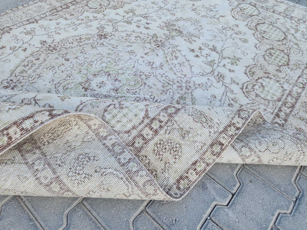 5x8 Vintage Turkish Oushak Rug: Handwoven Wool & Cotton