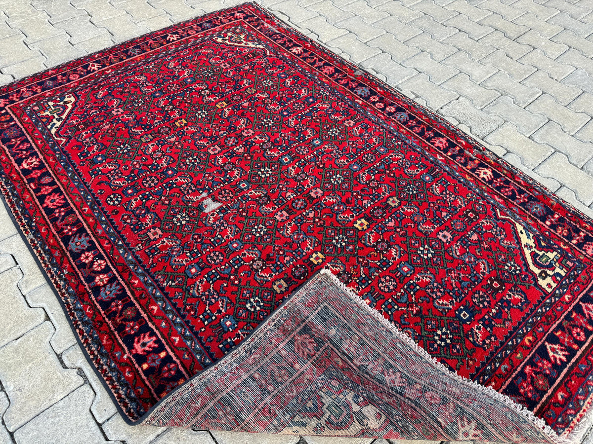 Handcrafted Vintage Wool Rug 4x6: Neutral Boho Accent