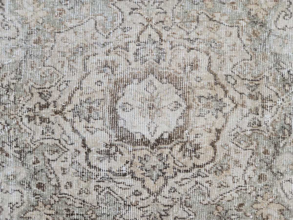 6x10 Vintage Oushak Rug: Hand-Knotted Turkish Wool Medallion Rug