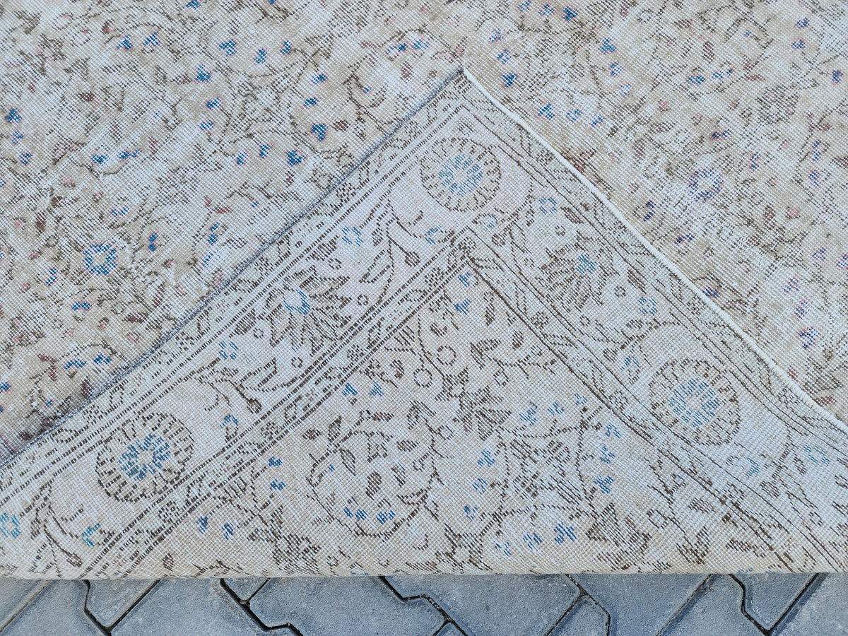 Vintage Oushak Rug 5x8: Hand-Knotted Beige Oriental Rug